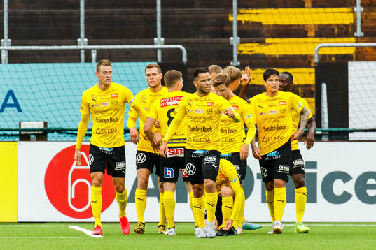 Mjällbys spelare jublar
