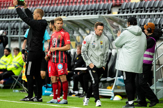 Östersunds tränare Ian Burchnall deppar