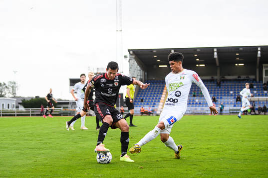 Kalmars Romario Pereira Sipiao och Varbergs Luke Le Roux