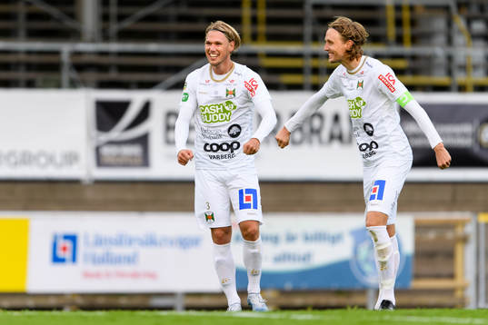 Varbergs Hampus Zachrisson och Joakim Lindner jublar