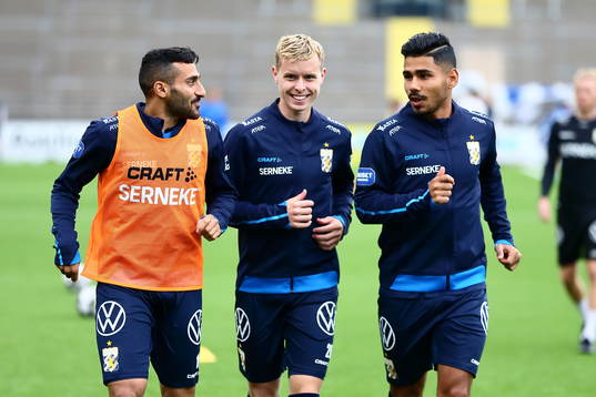 IFK Göteborgs Victor Wernersson med lagkamrater innan