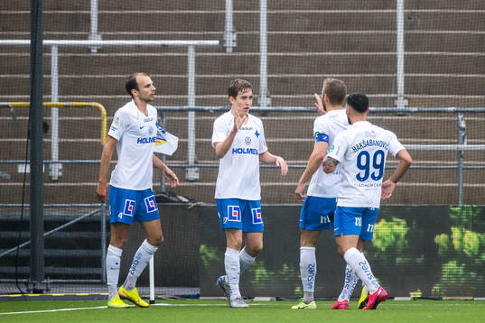 IFK Norrköpings Ísak Bergmann Jóhannesson jublar med