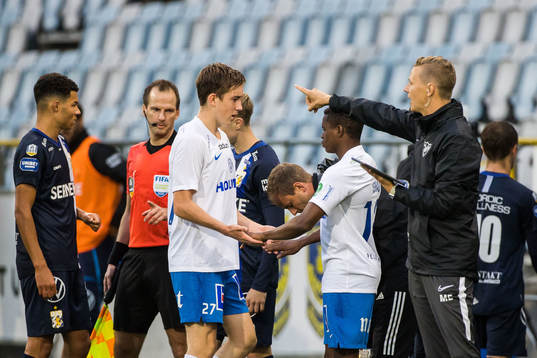 IFK Norrköpings Ísak Bergmann Jóhannesson byter med