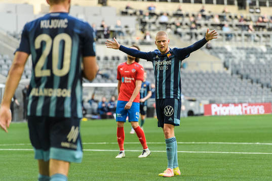 Djurgårdens Kalle Holmberg jublar