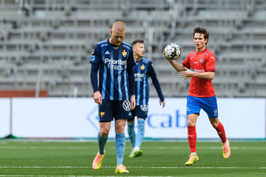 Helsingborgs Max Svensson jublar med lagkamrater