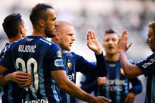 Djurgårdens Kalle Holmberg jublar