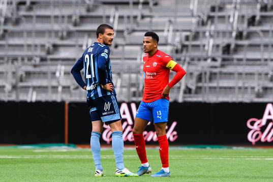 Djurgårdens Erik Berg och Helsingborgs Martin Olsson deppar