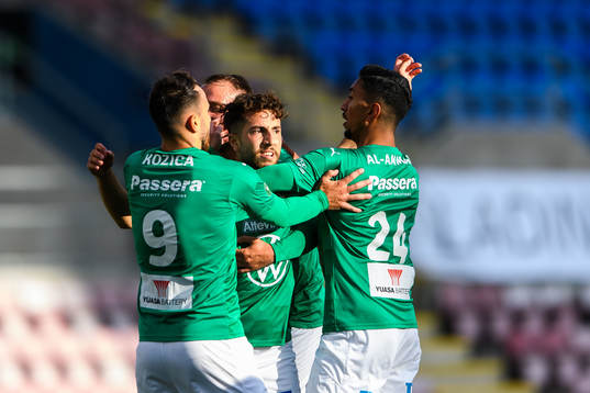 Jönköpings Moustafa Zeidan jublar med lagkamrater
