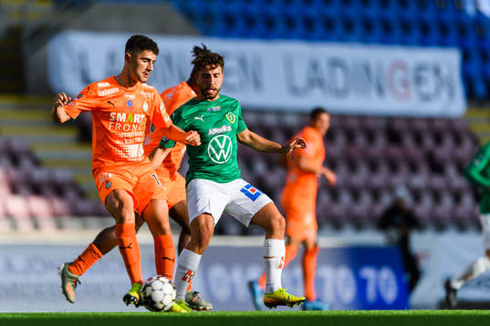 AFC Eskilstunas Ismet Lushaku och Jönköpings Moustafa