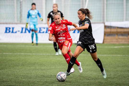 Bläddra bland fler bilder av Fotboll, Damallsvenskan, Umeå - Örebro