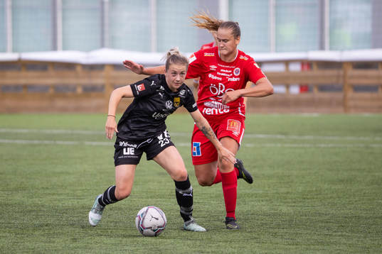 Umeås Emma Öberg-Zingmark och Örebros Elli Pikkujämsä