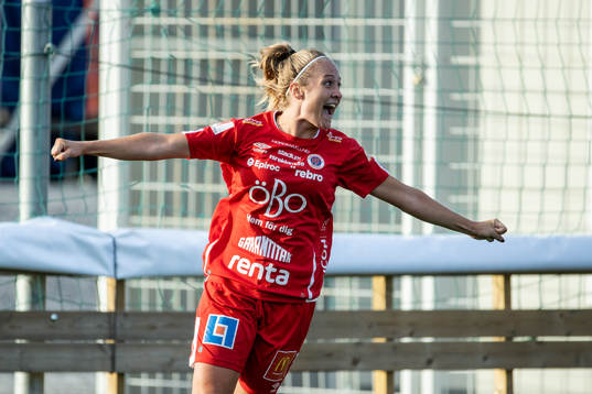 Örebros Karin Lundin jublar