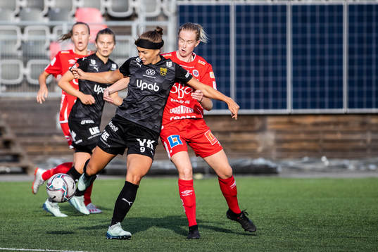 Umeås Lova Lundin och Örebros Emma Östlund