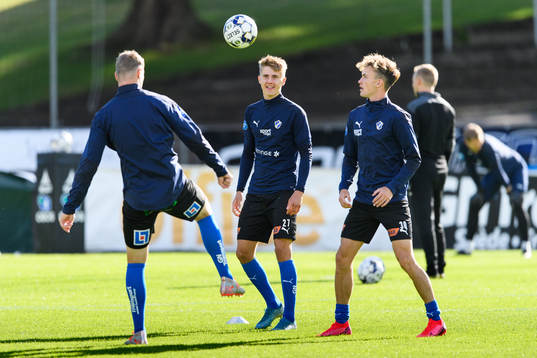 Halmstads Erik Ahlstrand före fotbollsmatchen i Superettan