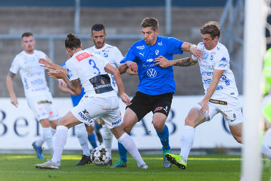 Halmstads Mikael Boman och Norrbys Nicklas Savolainen