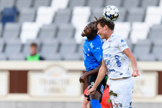 Halmstads Sadat Karim och Norrbys Alexander Salo