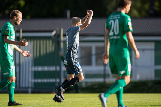 Brages Anton Lundin jublar