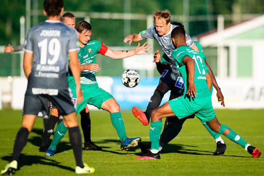 Brages Oscar Lundin mot Ljungskiles Linus Dahl och Mirad