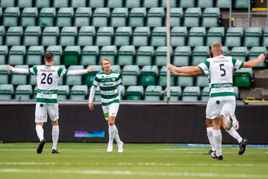 Västerås Emil Skogh jublar