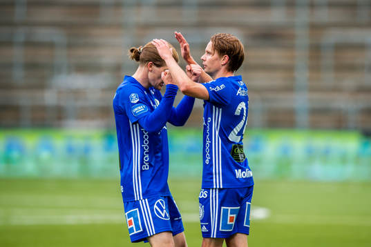 Sundsvalls Johan Blomberg (h) jublar med Oliver Berg