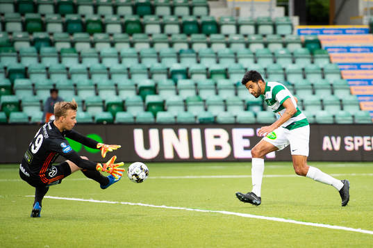 Sundsvalls nålvakt Andreas Andersson och Västerås Pedro