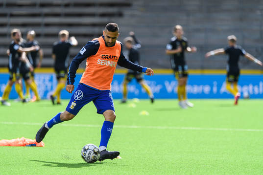 IFK Göteborgs Sargon Abraham värmer upp