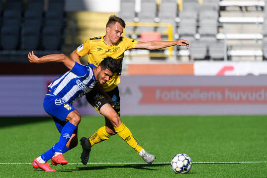 IFK Göteborgs Hosam Aiesh och Elfsborgs Leo Väisänen