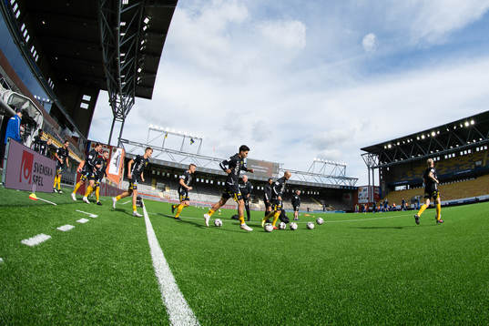 Elfsborgs spelare kommer ut till uppvärmning