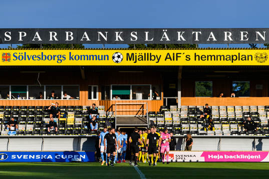 Spelarna gör entré