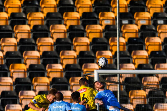 Mjällbys Eric Björkander och Malmö FFs Lasse Nielsen