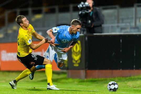 Mjällbys Jesper Löfgren och Malmö FFs Sören Rieks