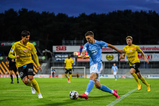 Mjällbys David Batanero och Malmö FFs Marcus Antonsson