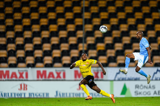 Mjällbys Mamudu Moro och Malmö FFs Fouad Bachirou