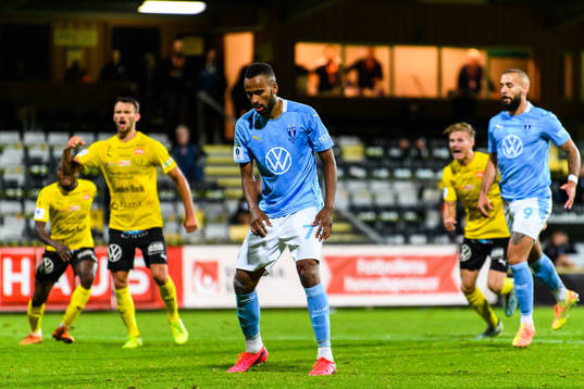 Malmö FFs Isaac Kiese Thelin deppar