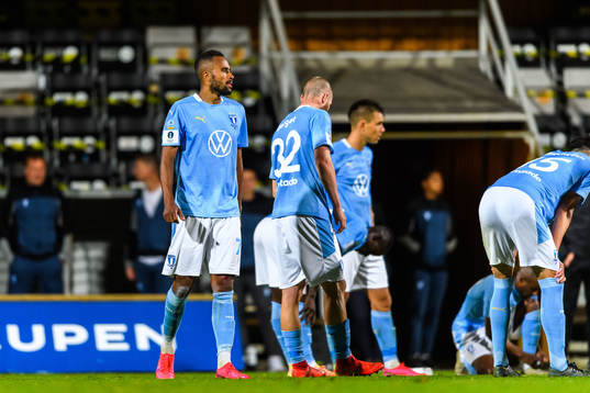 Malmö FFs Isaac Kiese Thelin deppar