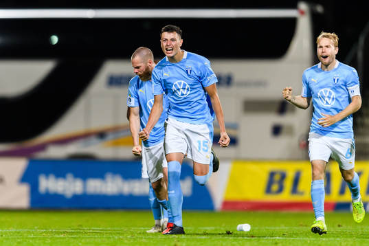 Malmö FFs Anel Ahmedhodzic och Oscar Lewicki jublar