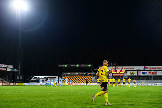 Mjällbys David Löfquist jublar