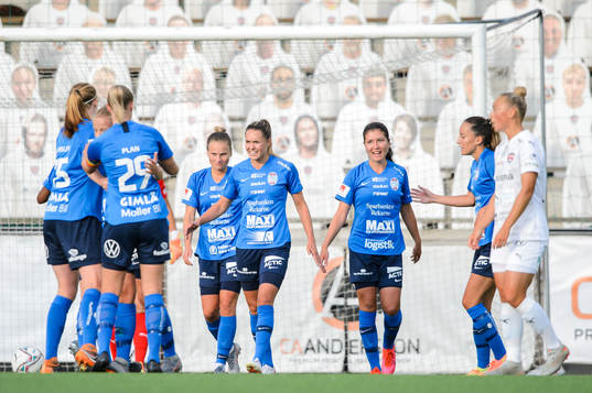 Eskilstunas Loretta Kullassi jublar