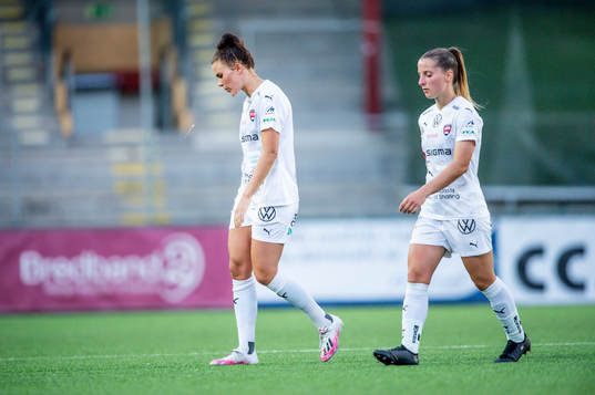 Rosengårds Katrine Veje och Jelena Cankovic  deppar