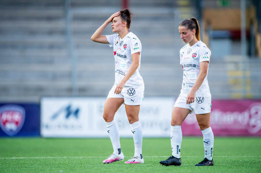 Rosengårds Katrine Veje och Jelena Cankovic  deppar