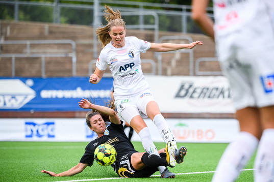 Göteborgs Pauline Hammarlund och Växjös Maria Möller