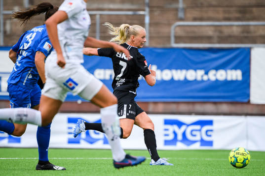 Göteborgs Stina Blackstenius göt 1-0