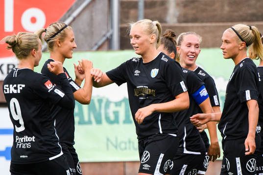 Göteborgs Stina Blackstenius jublar