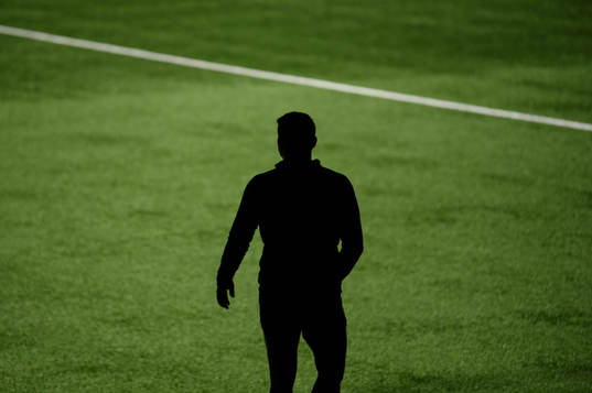 En silhuett av Hammarbys Paulinho