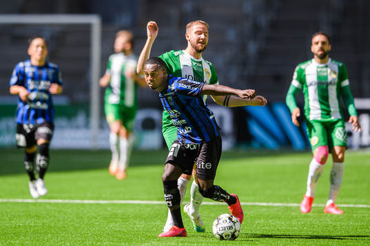 Sirius Nahom Girmai Netabay och Hammarbys Darijan Bojanic