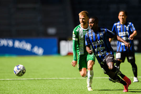 Hammarbys Dennis Widgren och Sirius Nahom Girmai Netabay