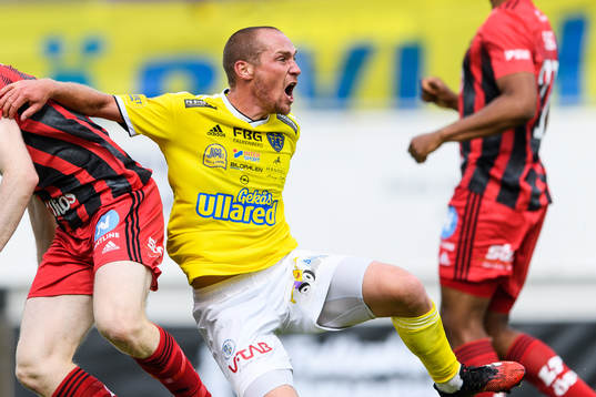 Falkenbergs Christoffer Carlsson reagerar