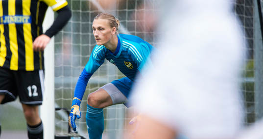 1 IFK Hässleholms målvakt Carl Lundahl Persson i