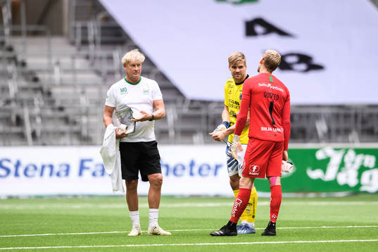 Sirius målvakt Lukas Jonsson och Hammarbys målvakt David