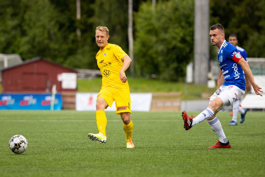 Halmstads Joel Allansson och Umeås Aurelien Norest